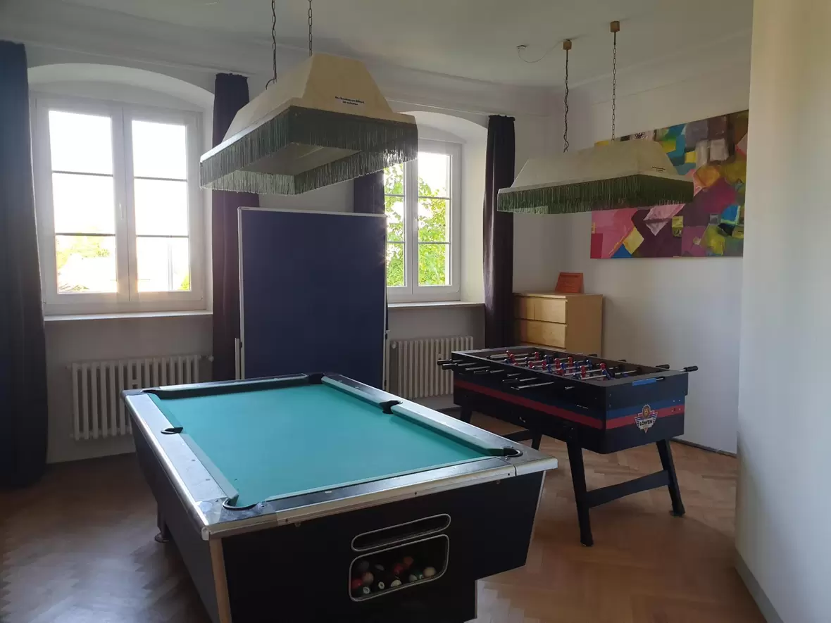 Spielezimmer mit Billard und Kicker